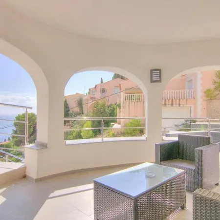 Willa With Private Pool - Mv 3806