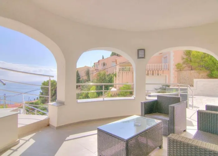 Villa With Private Pool - Mv 3806