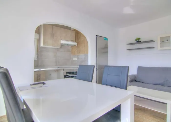 With Private Pool - Mv 3806 *