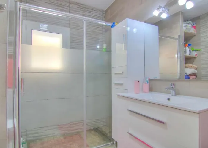 With Private Pool - Mv 3806 Calp